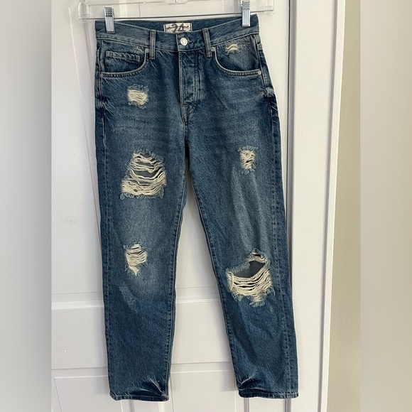 We The Free Bren Boyfriend Jean Distressed Button Fly Straight Leg Jeans Size 24 - Picture 1 of 12